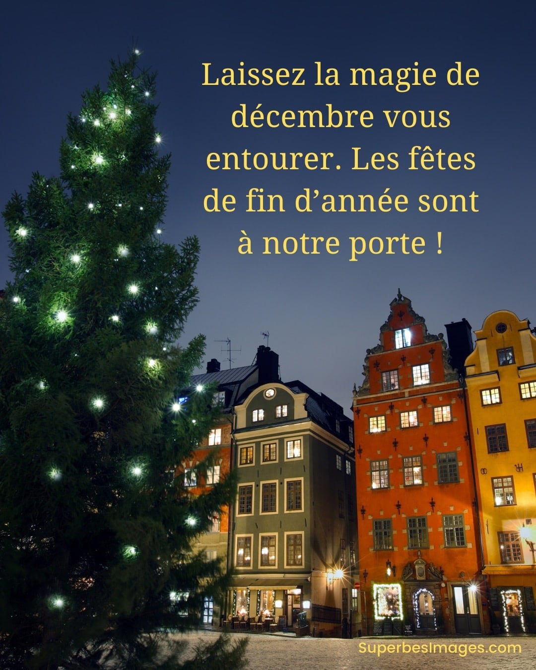arbre de noël sur la place de la ville de stockholm, avec citation de décembre